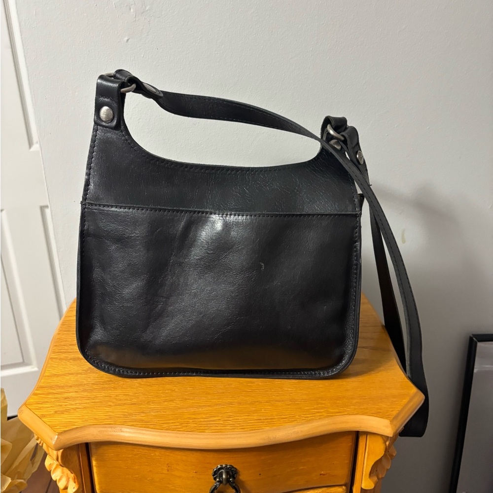 Patricia Nash Classic Black Leather Crossbody Bag - Picture 2 of 9